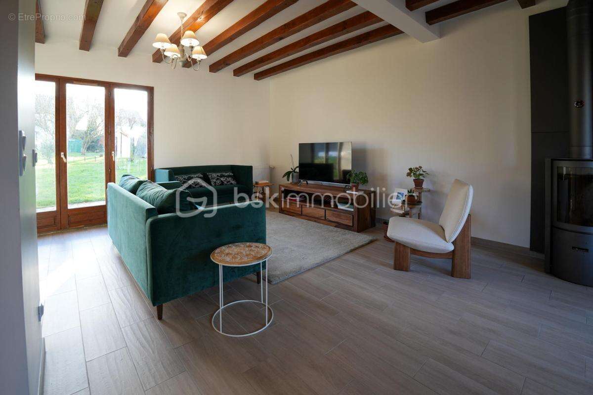 Maison à MONTEVRAIN