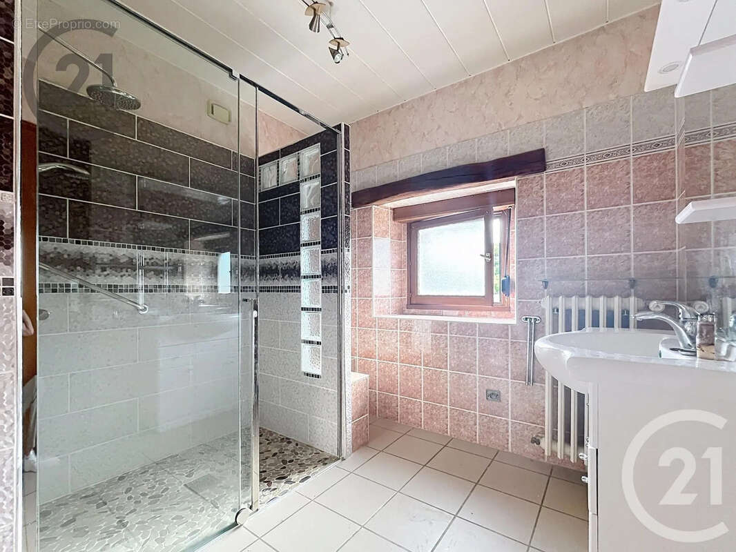 Maison 124 m² à Bassou  - photo 12