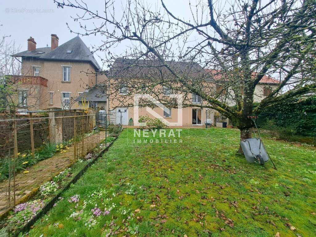 Maison à AUTUN