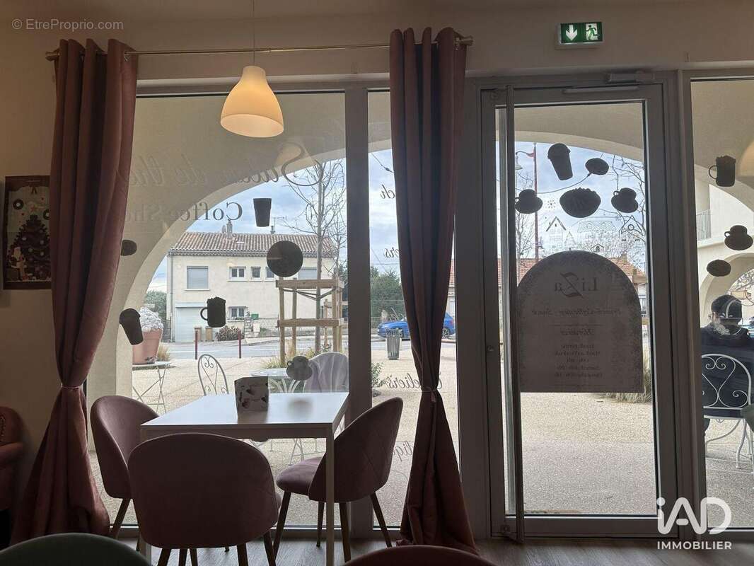 Photo 2 - Commerce à CHEVAL-BLANC