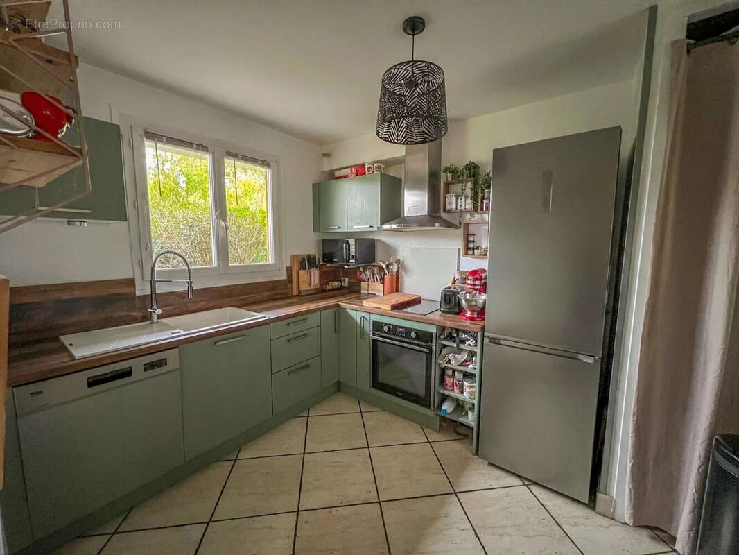 Maison à LE MESNIL-SAINT-DENIS