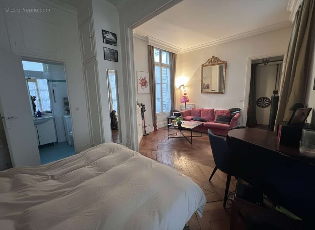 Appartement à PARIS-8E