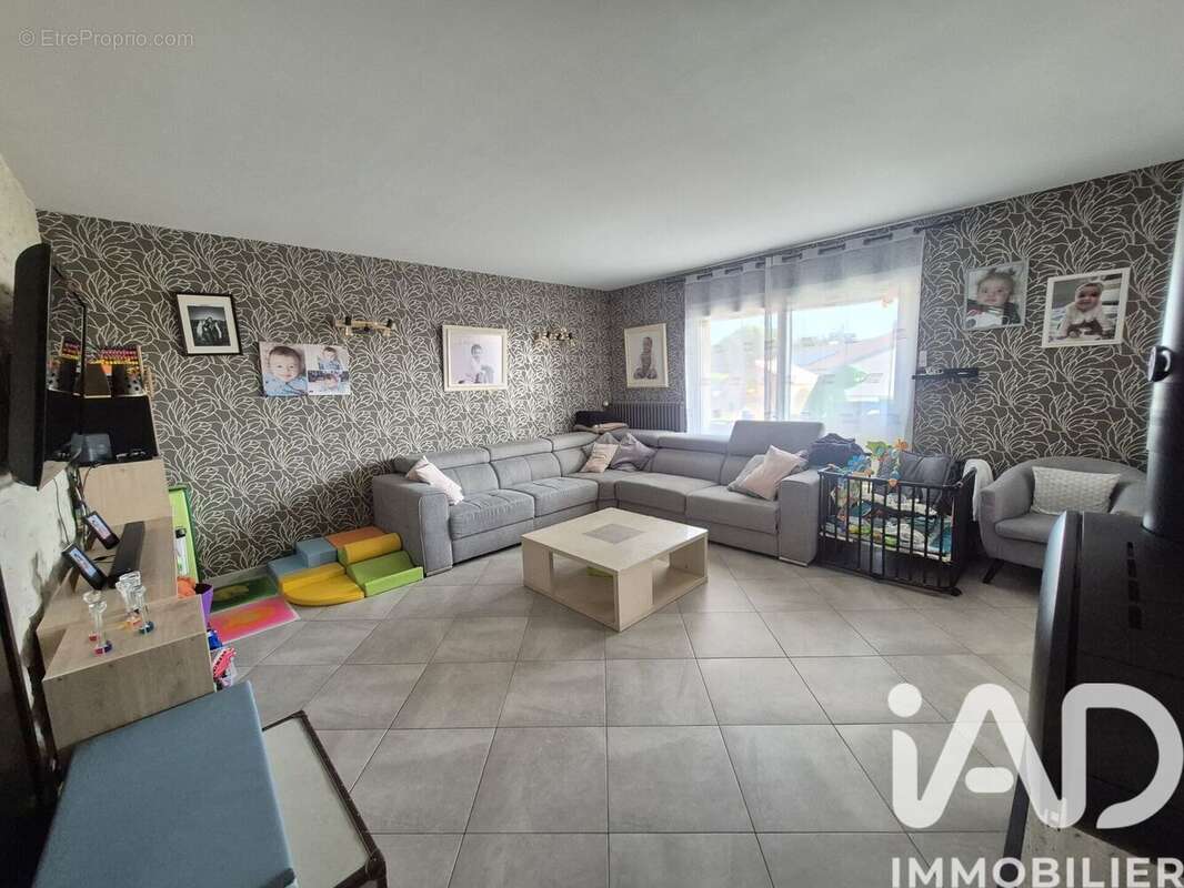 Maison 137 m² à Thouars  - photo 7