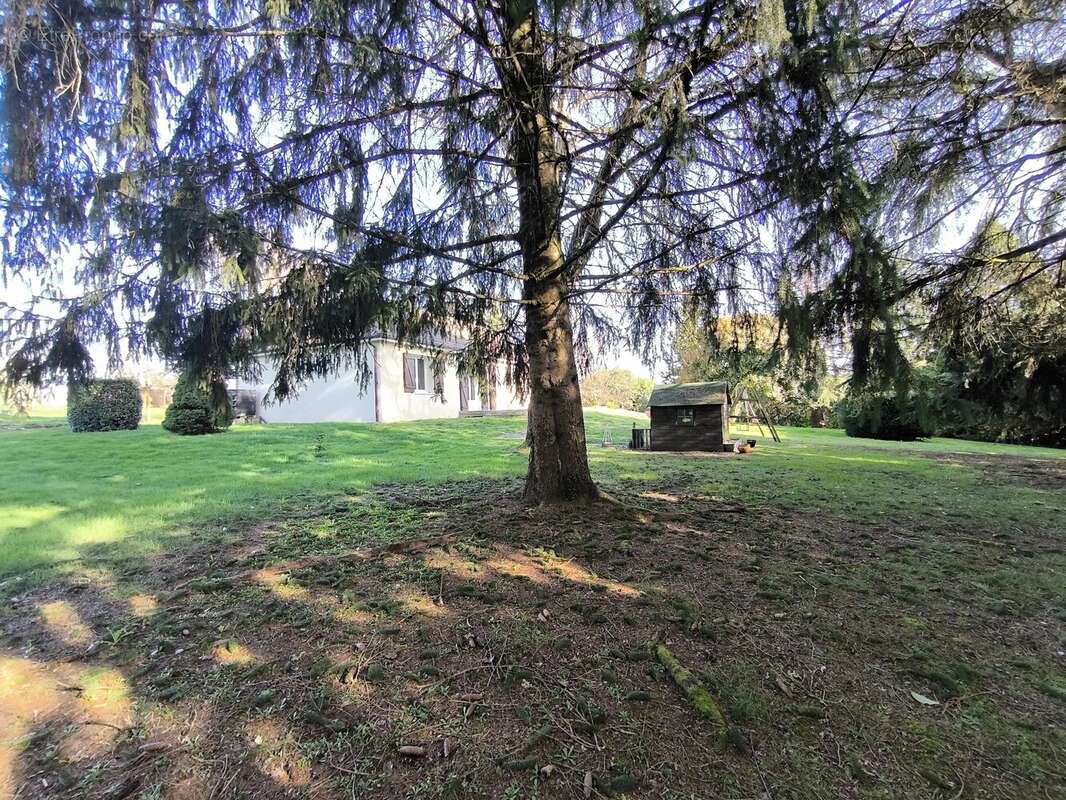 Maison à SAINT-JUNIEN