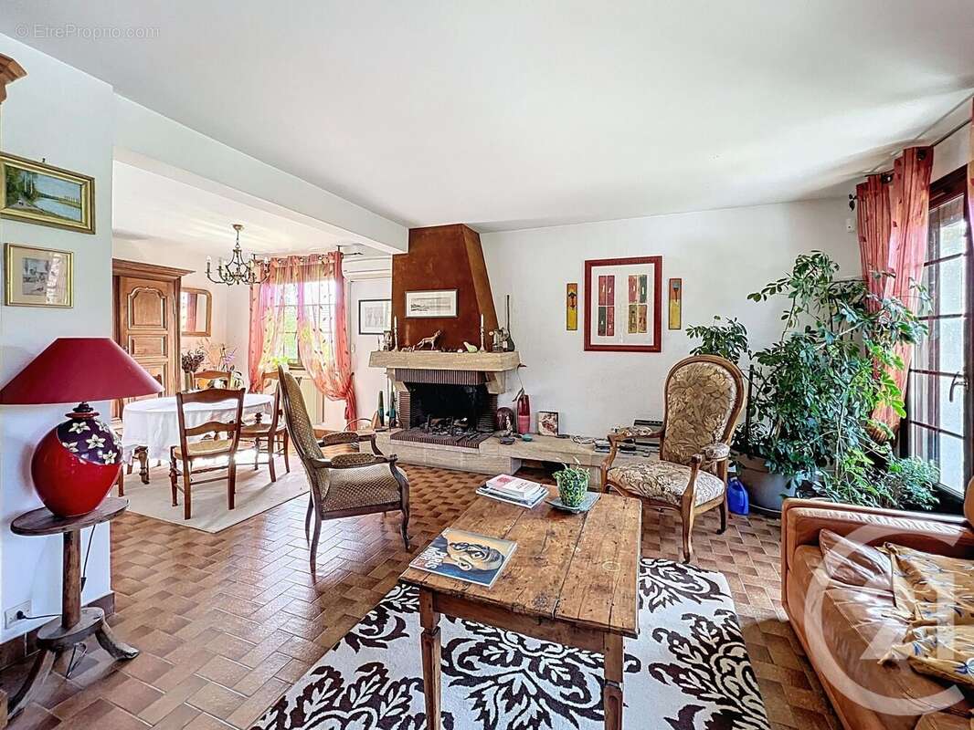 Maison à HAUTEVILLE-LES-DIJON