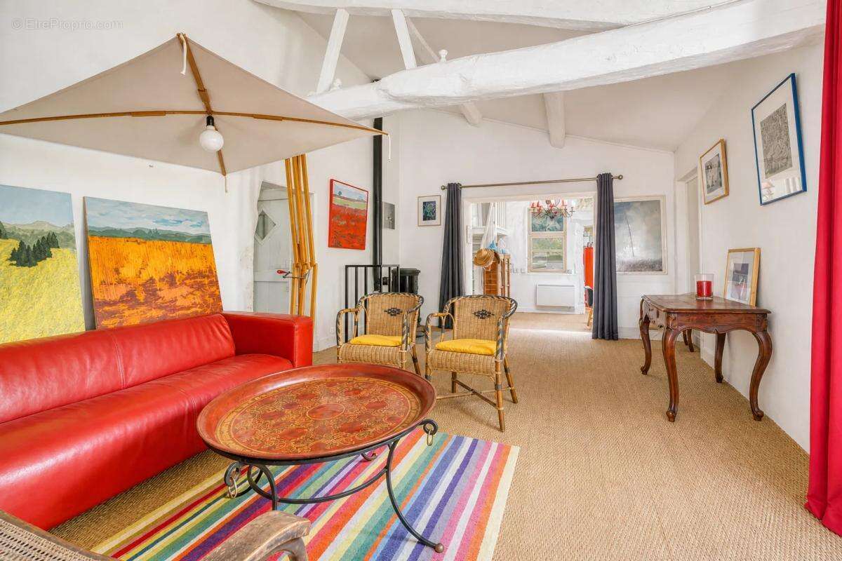 Maison de 8 pièces de 270 m² à Sainte-Gemme - photo 7