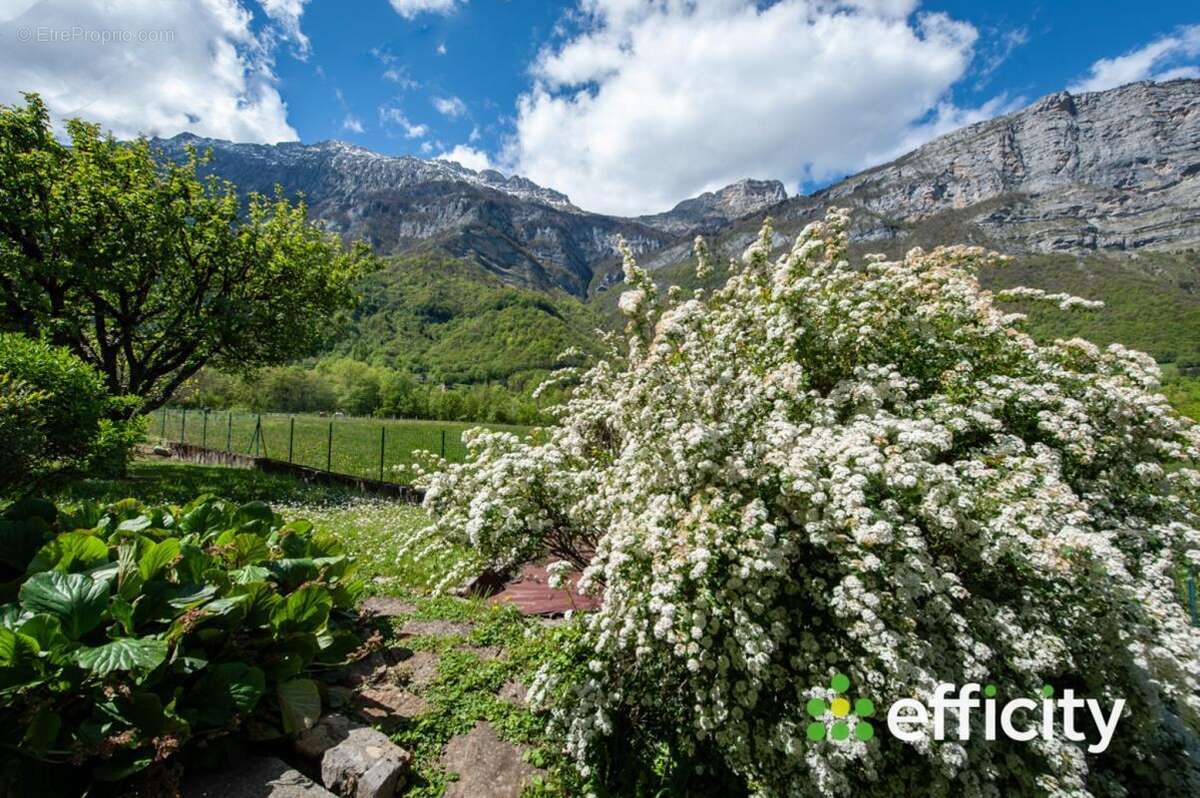 Appartement à SAINT-PAUL-DE-VARCES