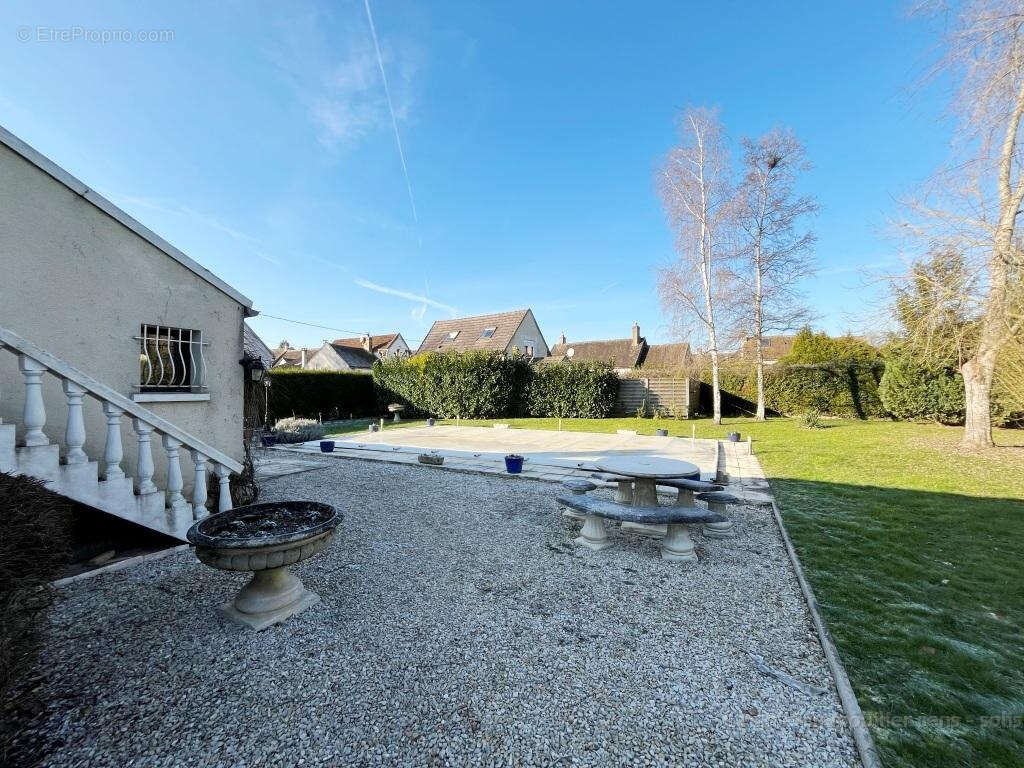 Propriété avec piscine et sa maison d'amis sur son jardin de 2250m2 - photo 16