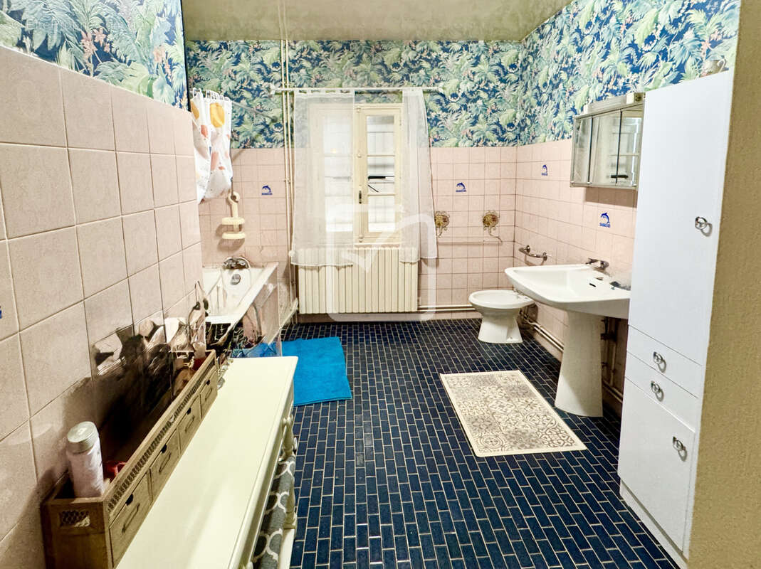 EXCLUSIVITE - A deux pas de la Dordogne, rare ensemble immobilier typique du Périgord - photo 7