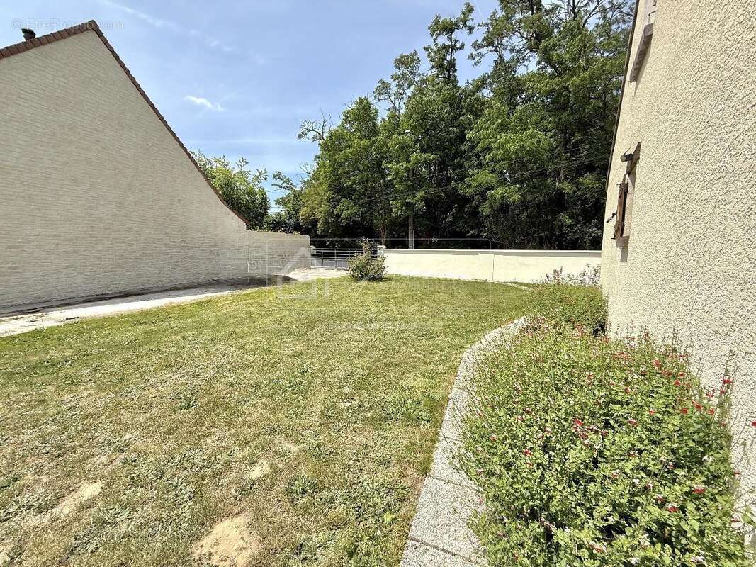 Maison à SOISY-SUR-ECOLE