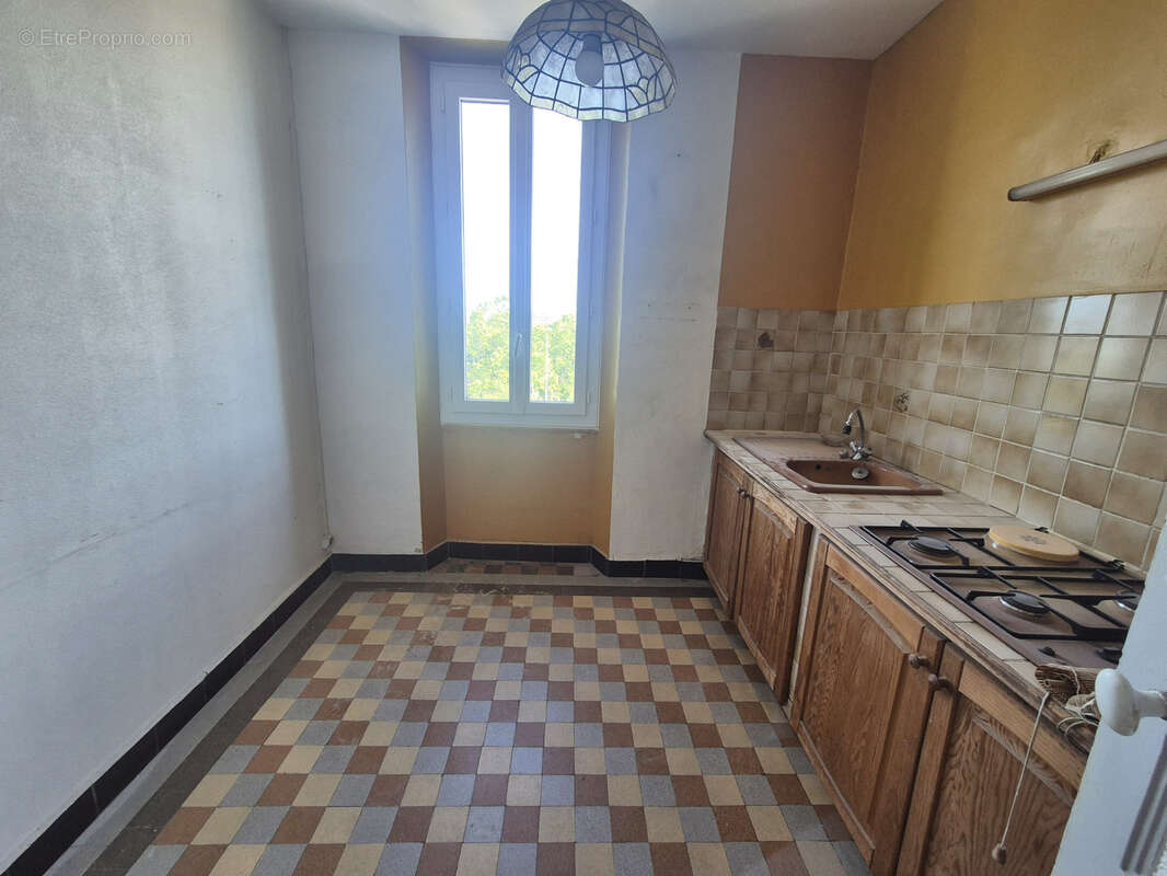Toulon Ouest - Appartement Type 2 40.7m2 - dernier étage- idéal 1er achat ou investisseur - Petite copropriété - photo 2