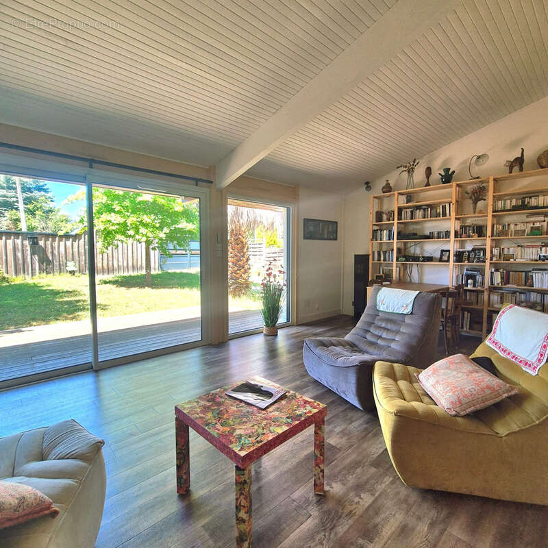 Maison à VILLENAVE-D'ORNON