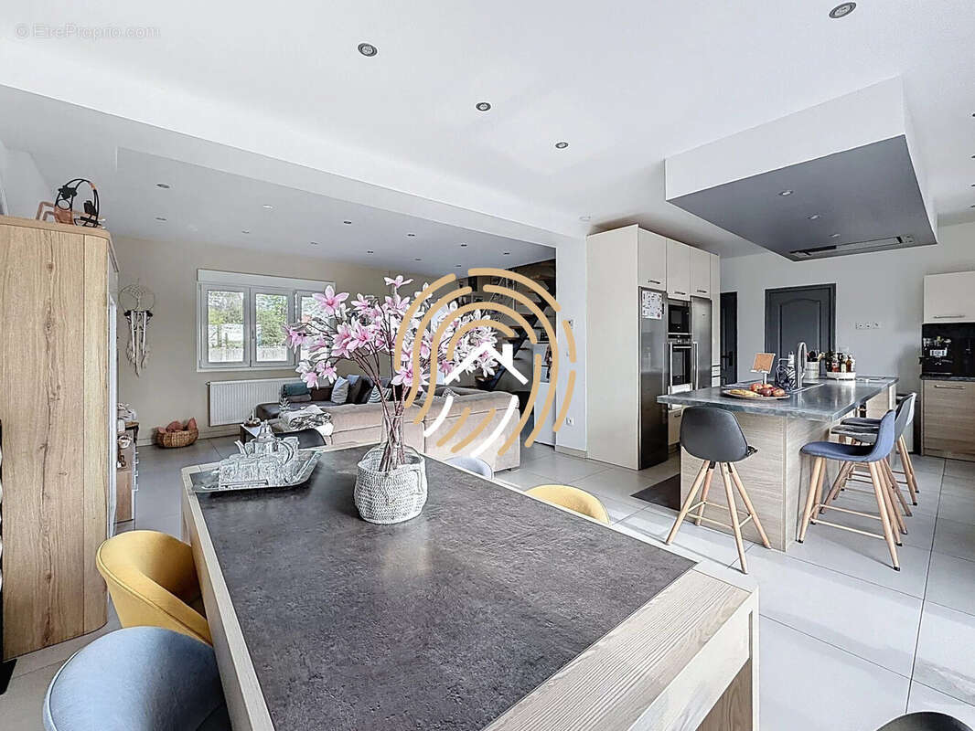 Maison 125 m² à Roost-Warendin  - photo 4