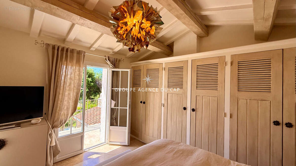 Maison à LES ISSAMBRES