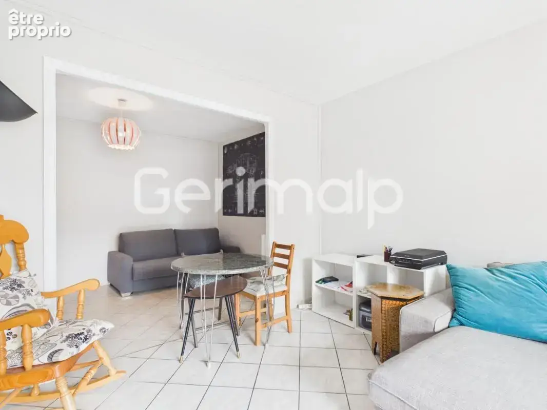 Vente - Appartement - 3 pièces + cuisine - 74,39 m² - 530 000 € - photo 4