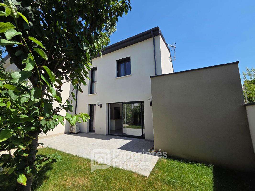 Maison à MONTELIMAR