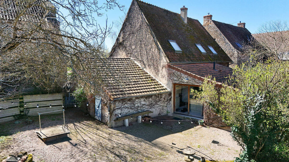 Maison à AUTRY-ISSARDS