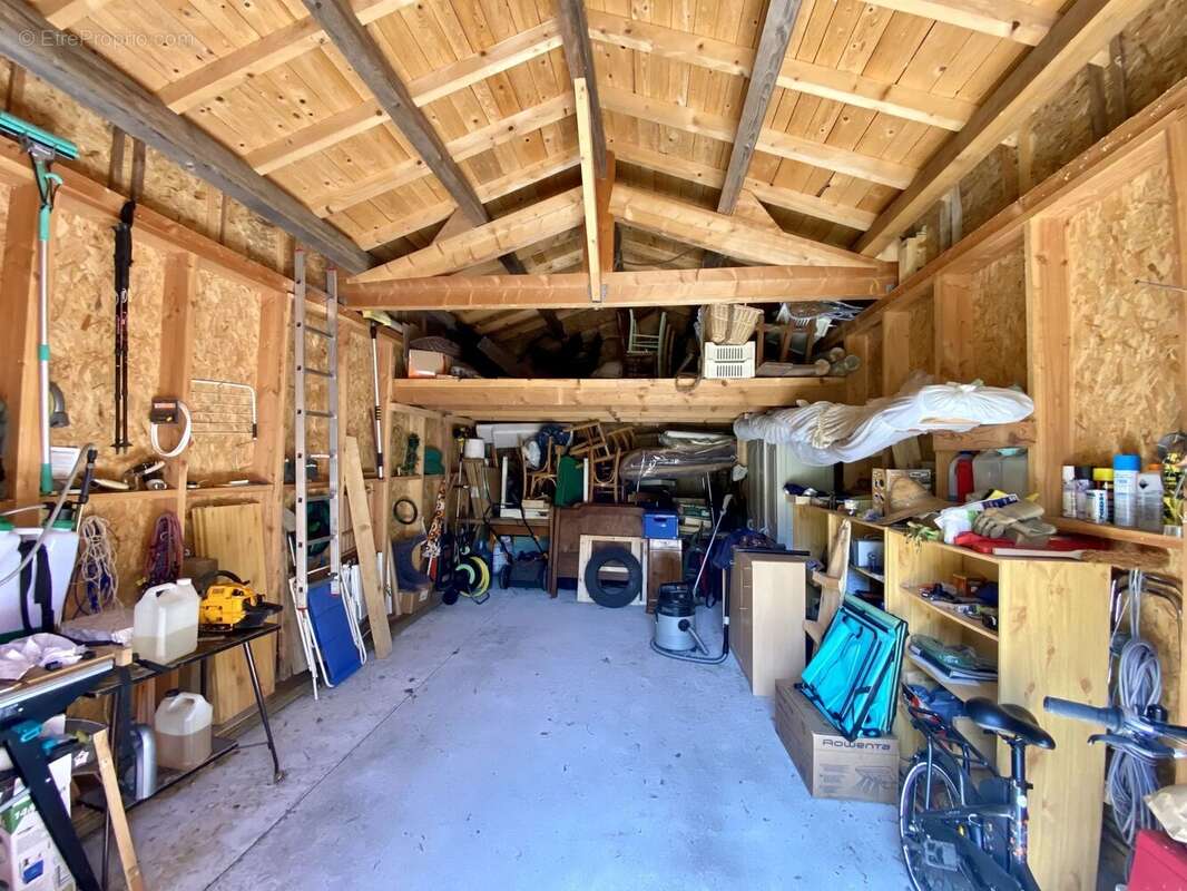 Maison à SAINT-JULIEN-CHAPTEUIL