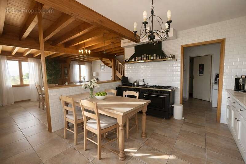 Maison à LA CHAPELLE-LAURENT