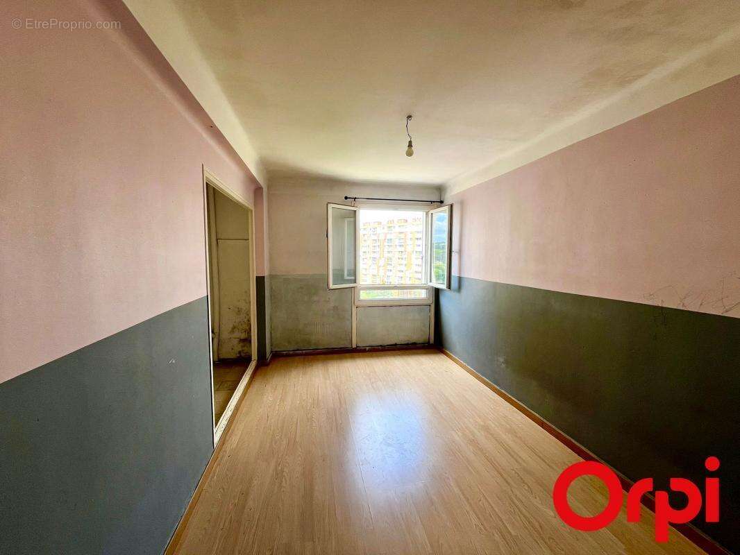 Appartement à MARSEILLE-11E