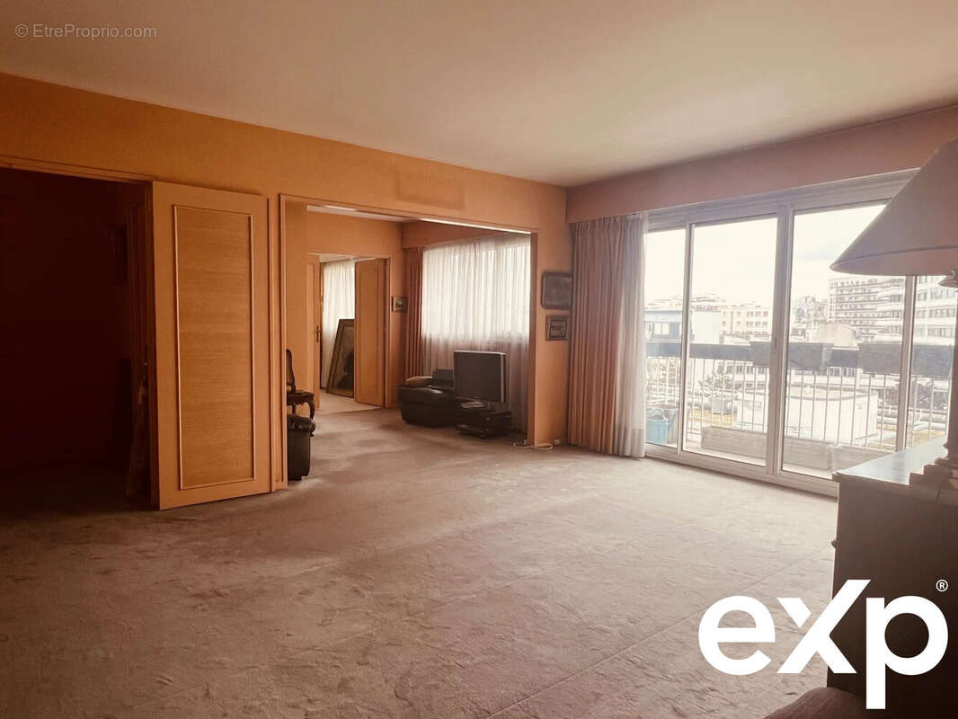 Appartement à PARIS-15E