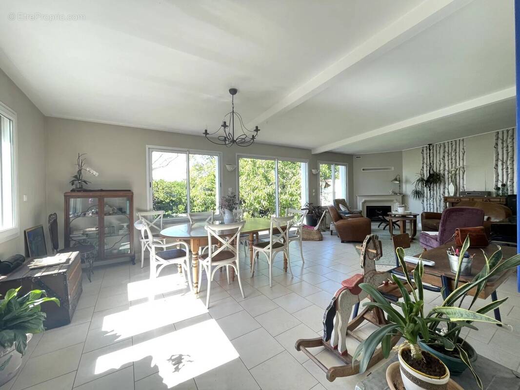 Maison à SAINT-SEBASTIEN-SUR-LOIRE