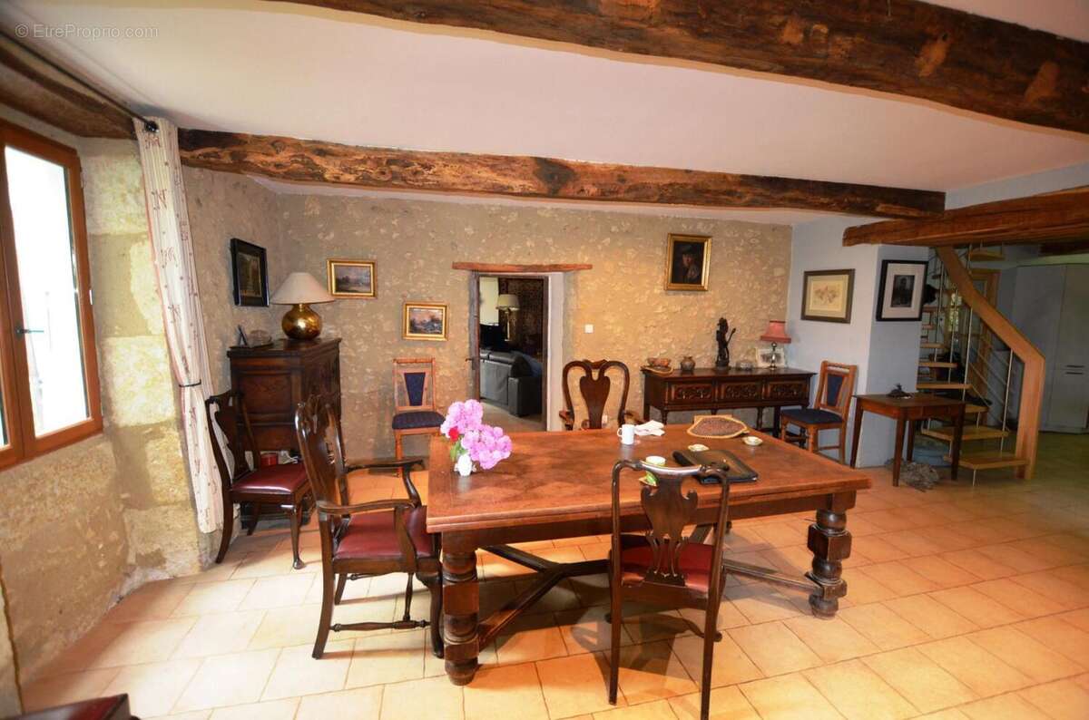 Maison à MONTESQUIOU