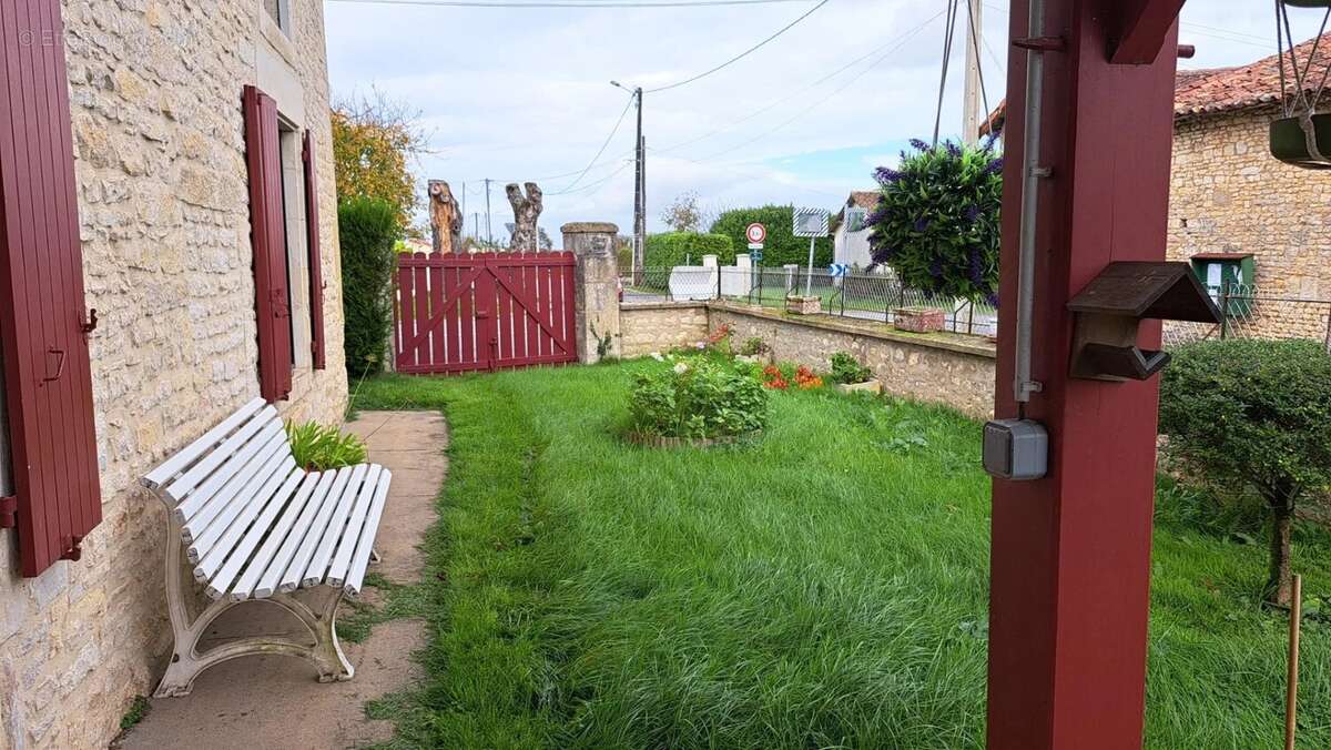 Maison à LA FAYE