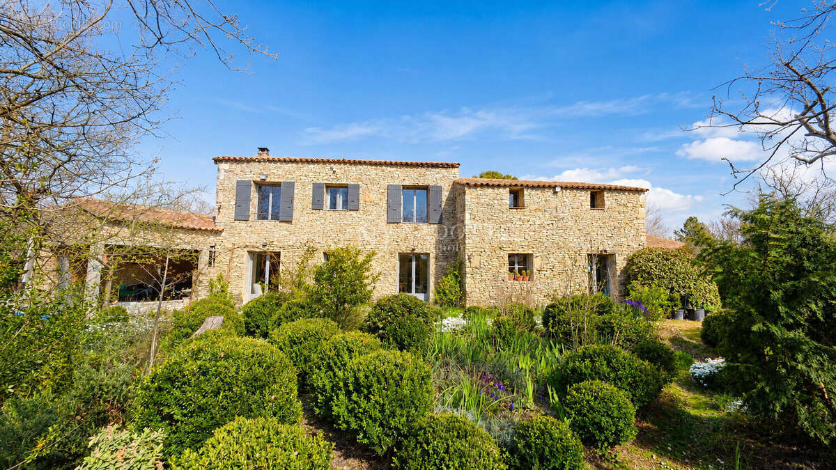 Maison à GORDES
