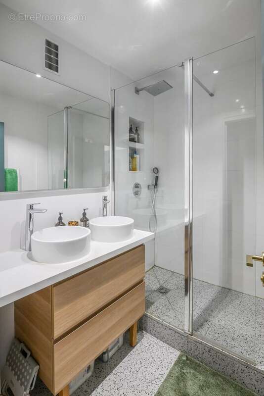 Appartement à PARIS-7E