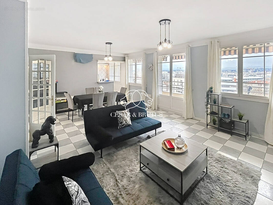 Appartement à LYON-8E