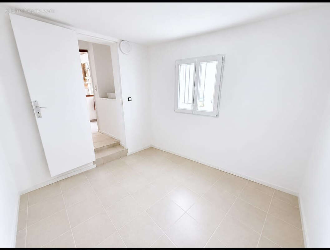 Montpellier Centre Historique   T1 bis de charme,  avec espace nuit en mezzanine, vendu libre - photo 11
