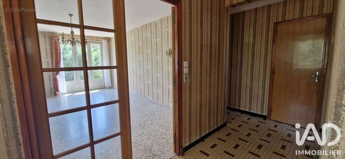 Maison 158 m² à Villefranche-De-Rouergue  - photo 4