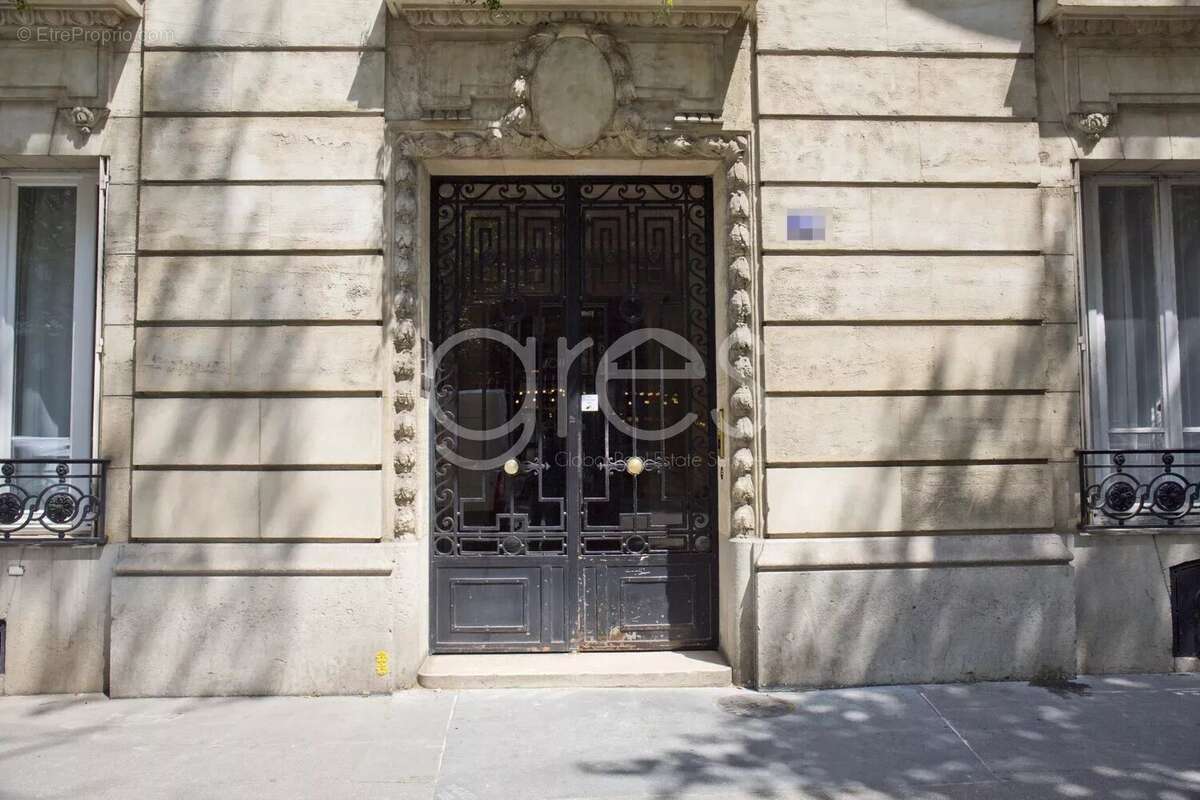 75007 suffren / tour eiffel. vente appartement haussmannien familial 3 chambres. - photo 15