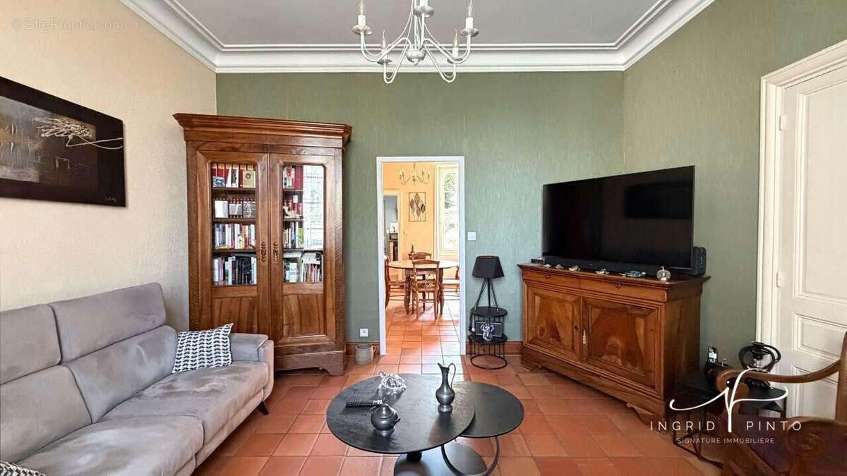 Salon