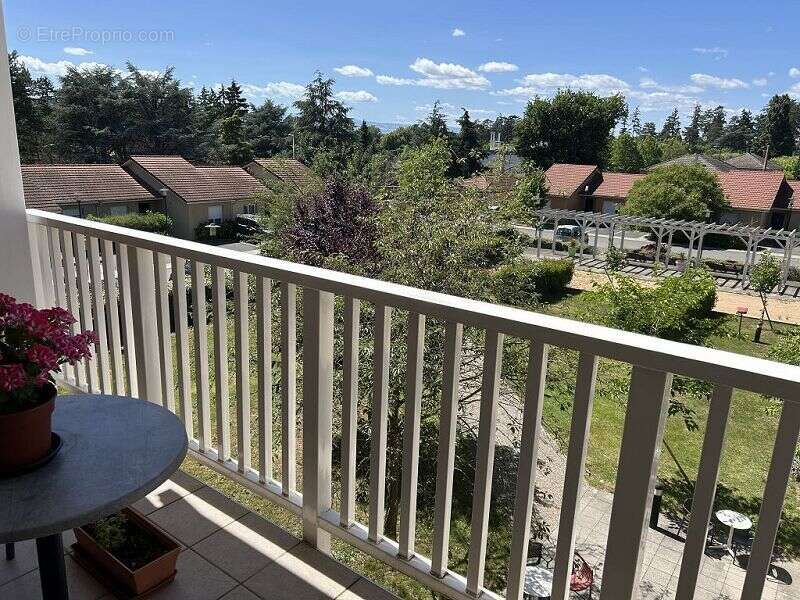 Appartement à MONTROND-LES-BAINS