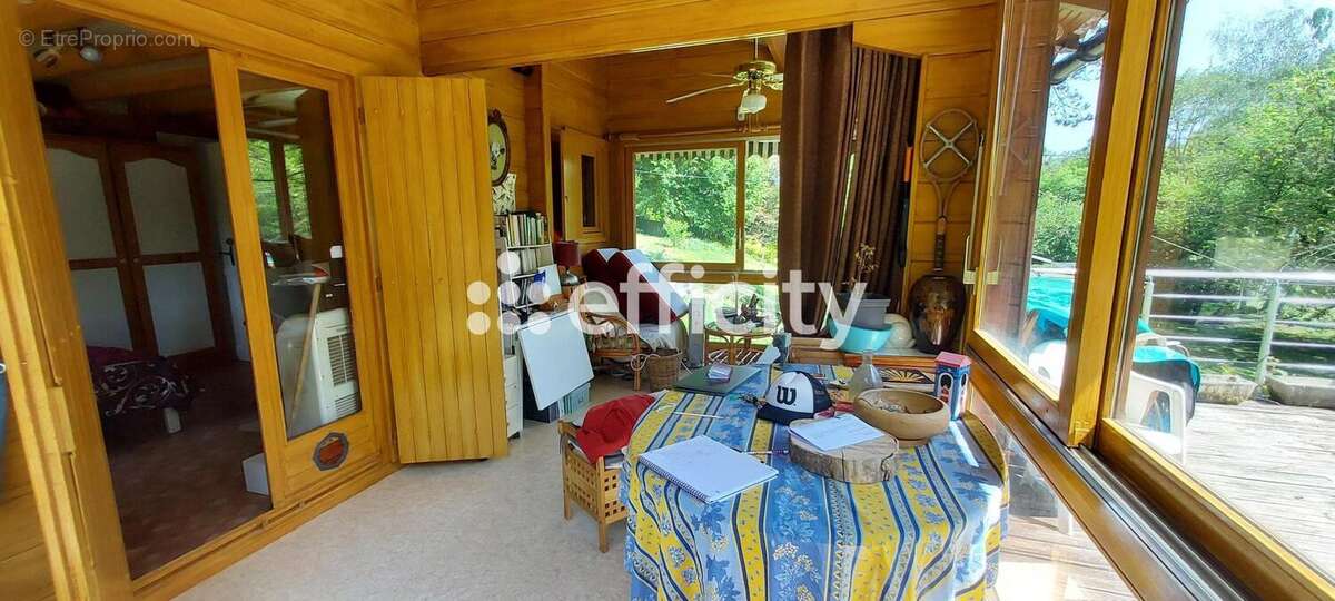 Maison 37 m² à Saint-Priest-Taurion  - photo 18
