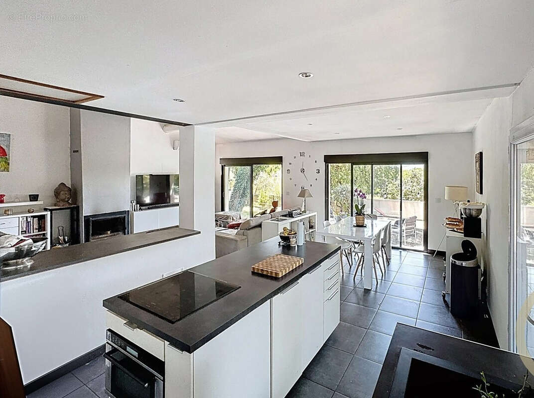 Maison à POURRIERES