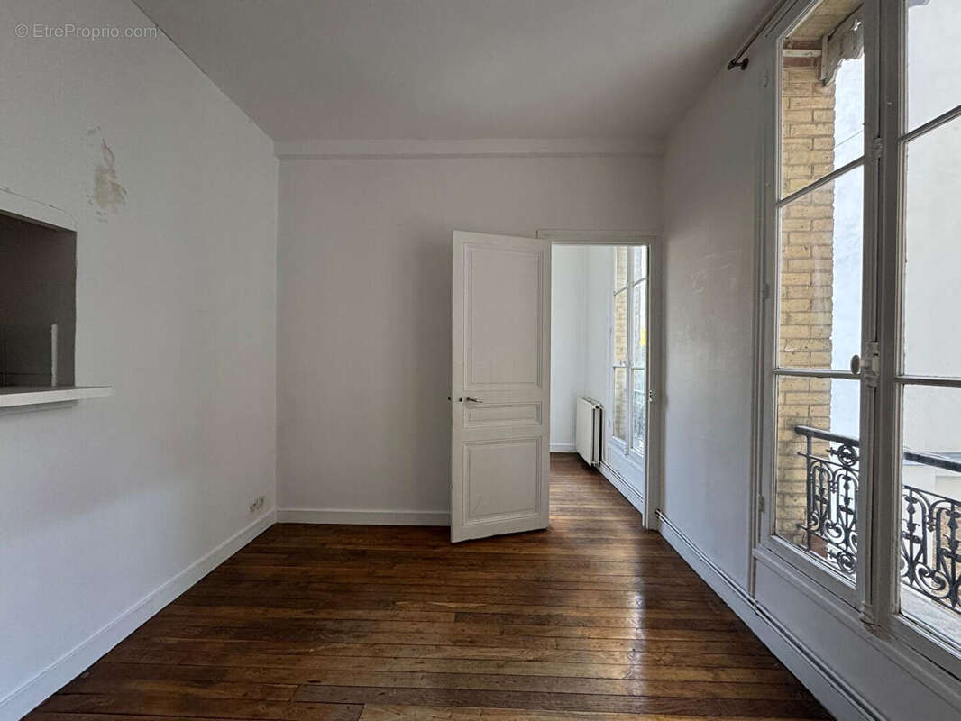 Appartement à PARIS-16E
