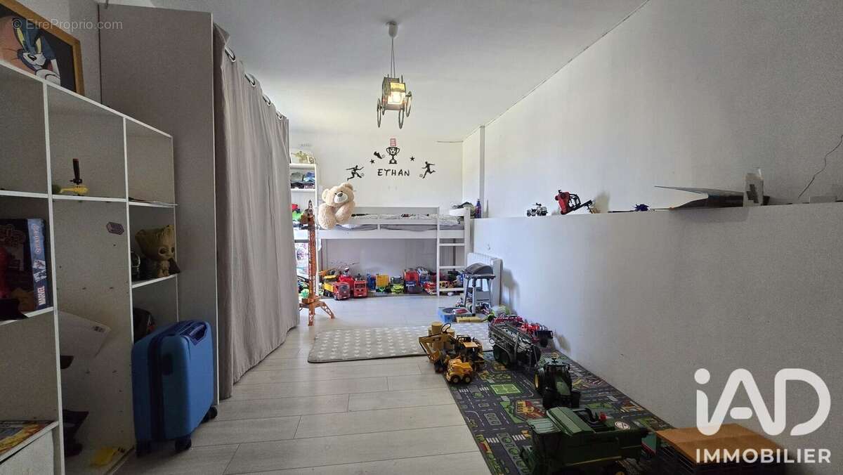 Maison 142 m² à Saint-Aubin-Des-Coudrais  - photo 9
