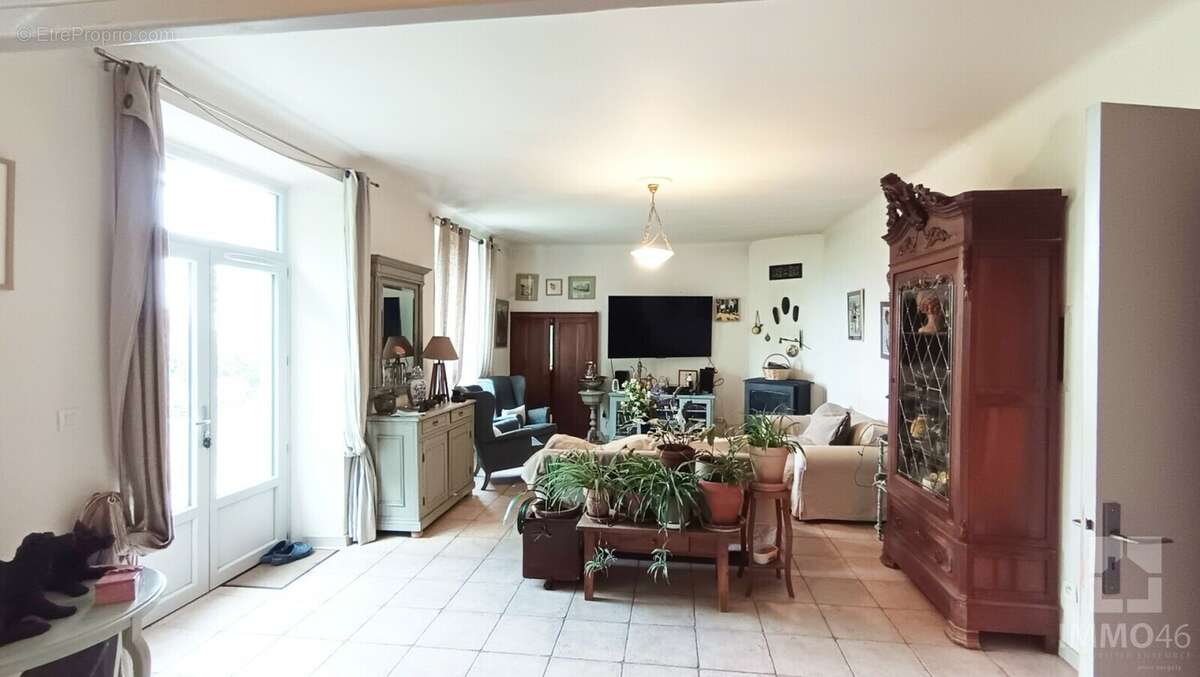 Maison 251 m² à Saint-Paul-De-Loubressac  - photo 2