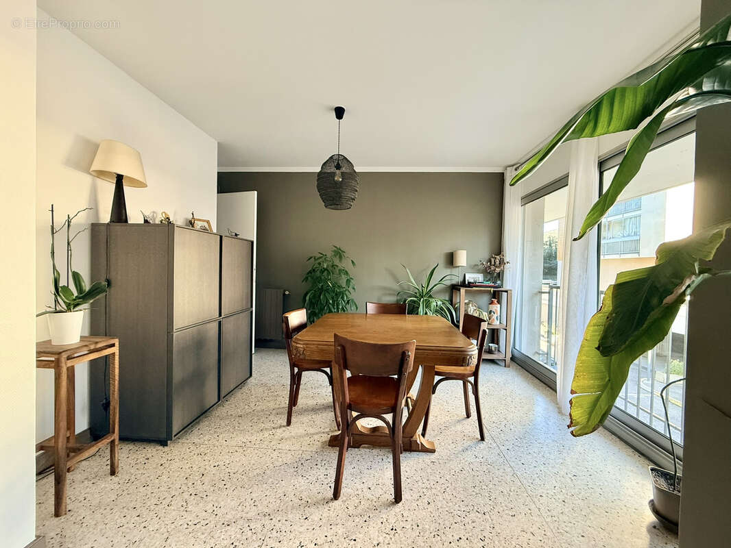 Appartement à MARSEILLE-9E