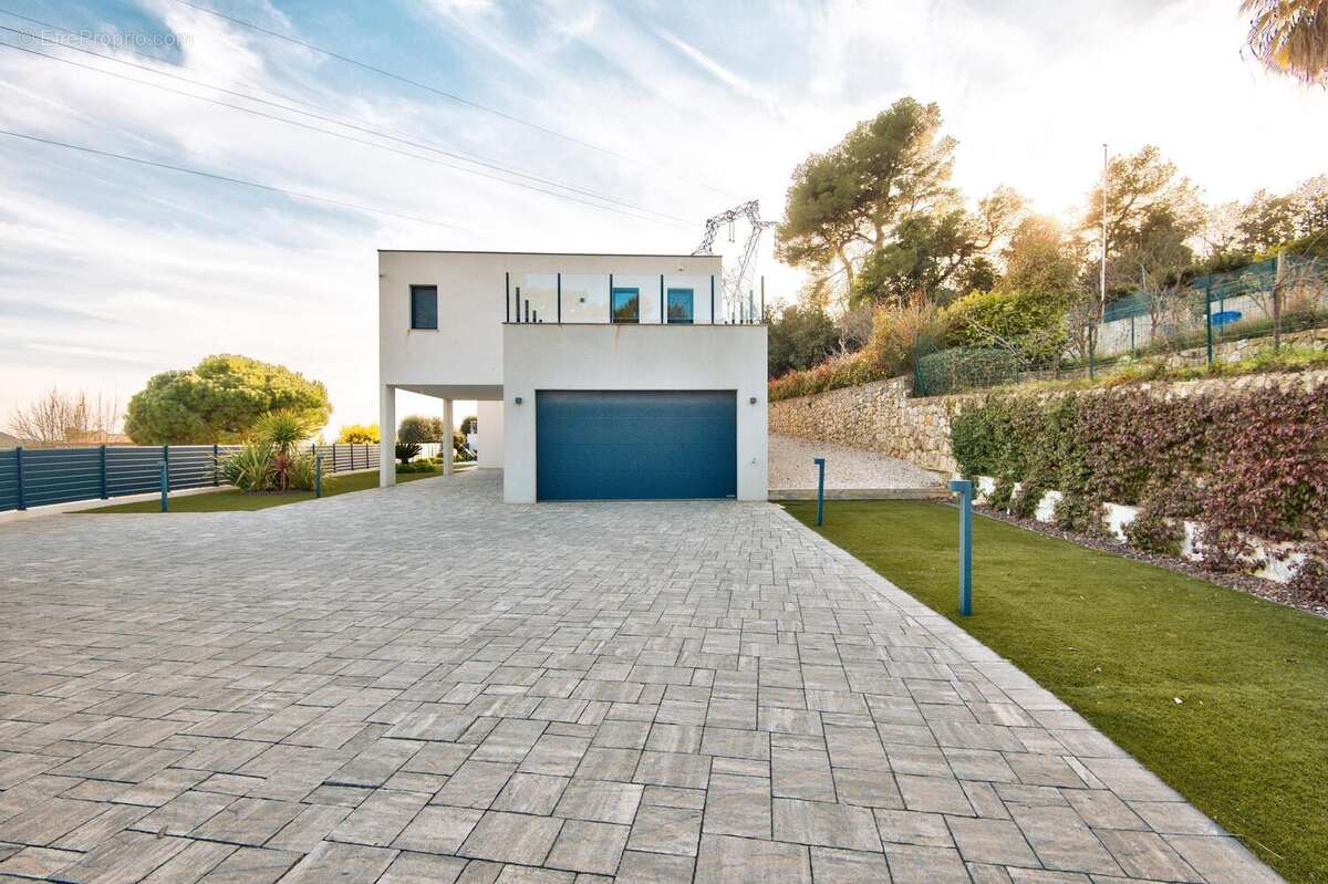 Maison à TOURRETTE-LEVENS