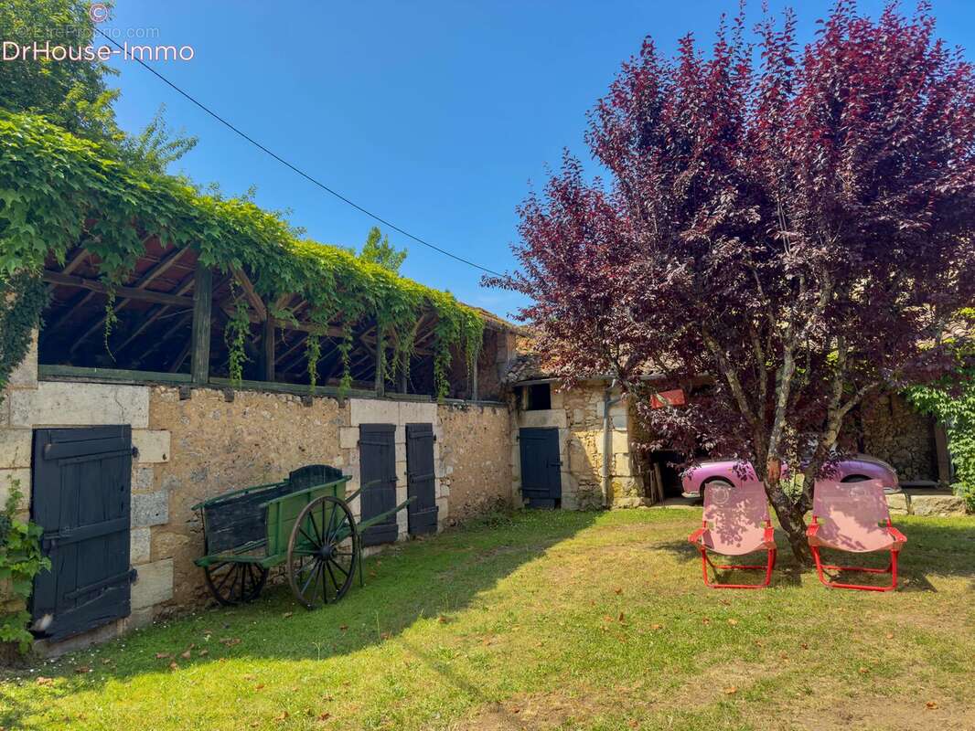 Maison à ANTONNE-ET-TRIGONANT