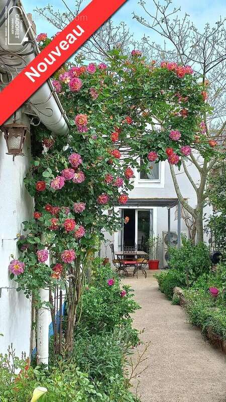   - Maison à PAIMBOEUF