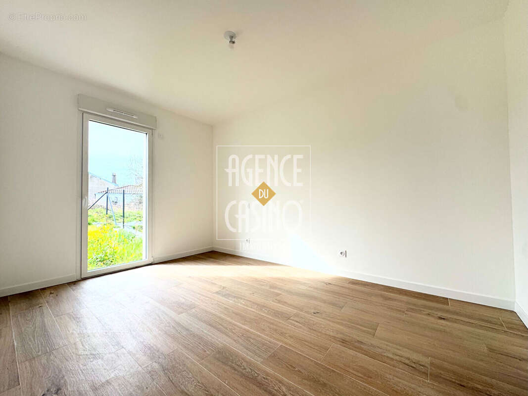 A vendre maison neuve contemporaine quartier Ville Es Babin à 2 kms  environ de la plage de Bonne Source et du marché dans un en - photo 4