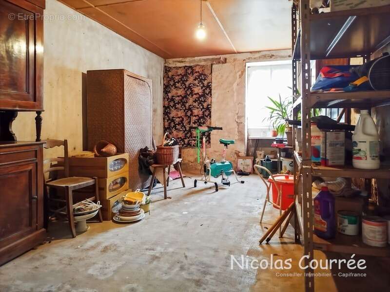 Maison à rénover – 191 m² – Fort potentiel – Environnement calme SAINT VINCENT LA CHATRE (79) - photo 5