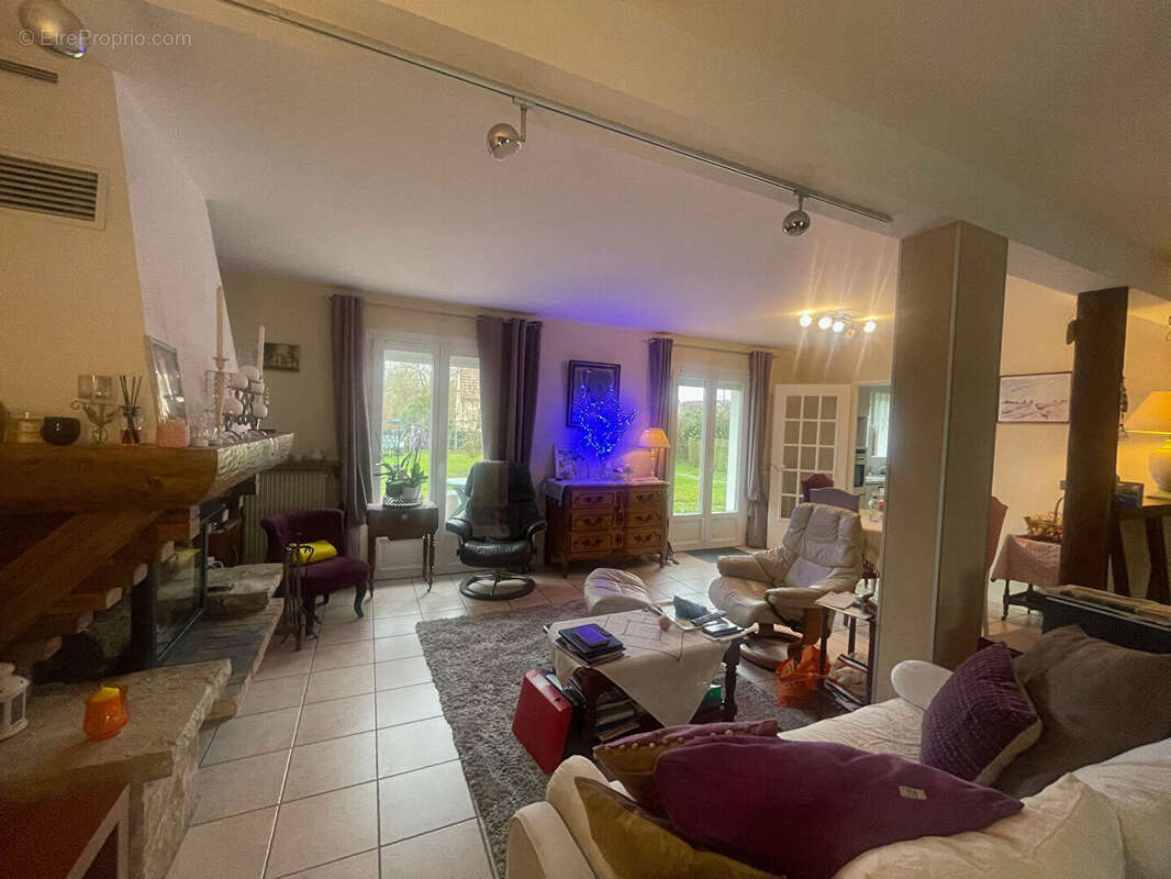 Maison à SAINT-JEAN-DE-BRAYE