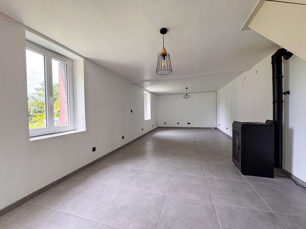 Maison à SAINT-CLAIR-DU-RHONE