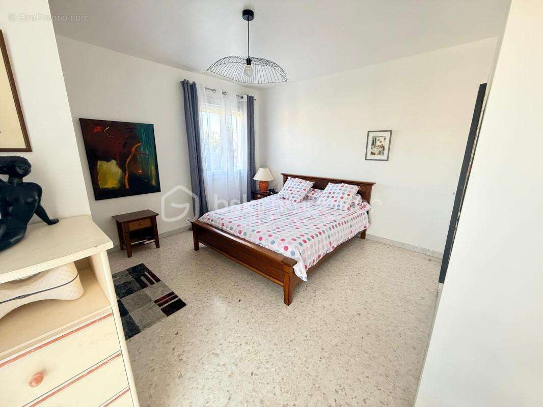 Maison de ville d’environ 178 m² sur une parcelle de 400 m² – Balaruc-les-Bains - photo 5
